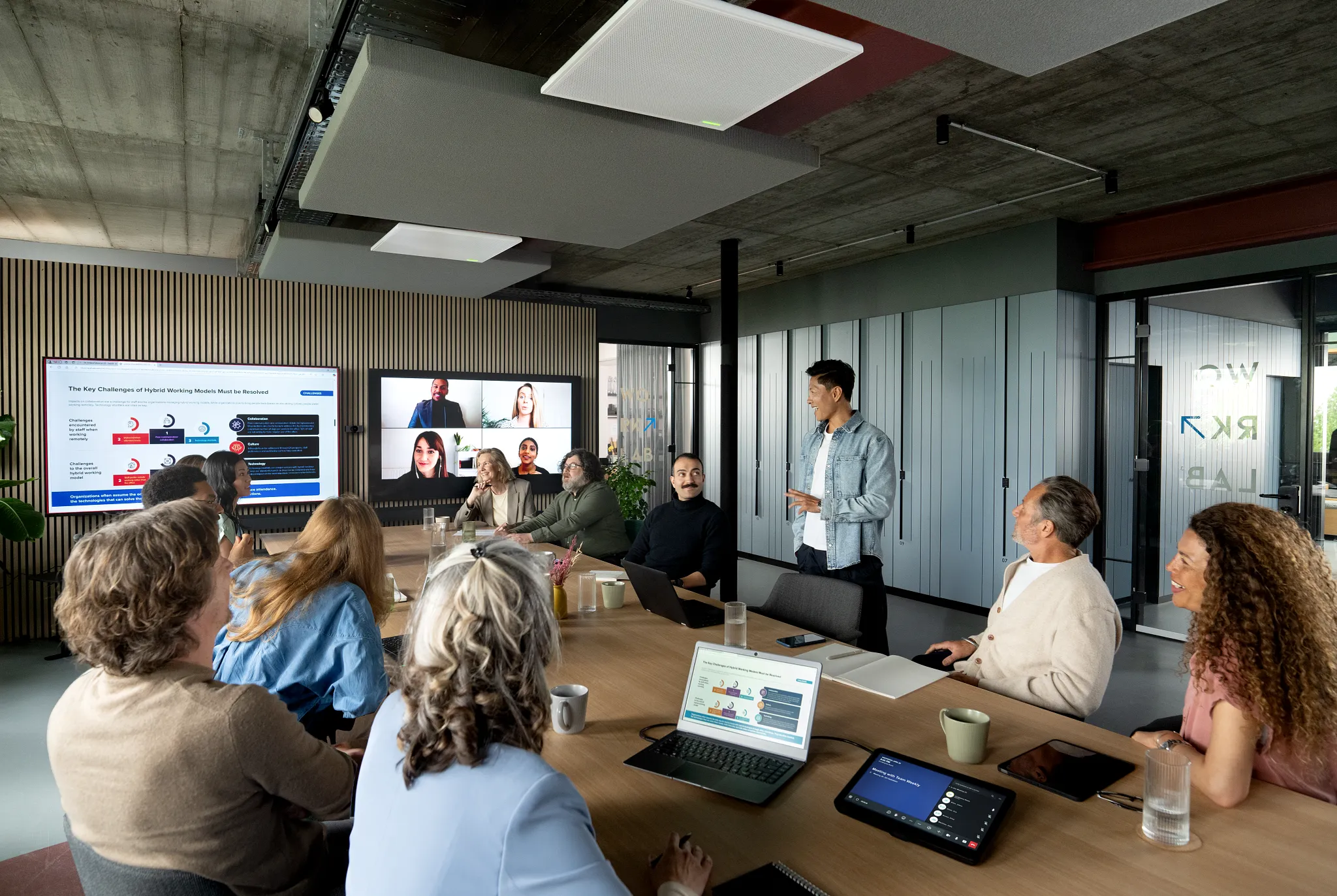 Meeting-Large_IMXRK70.webp